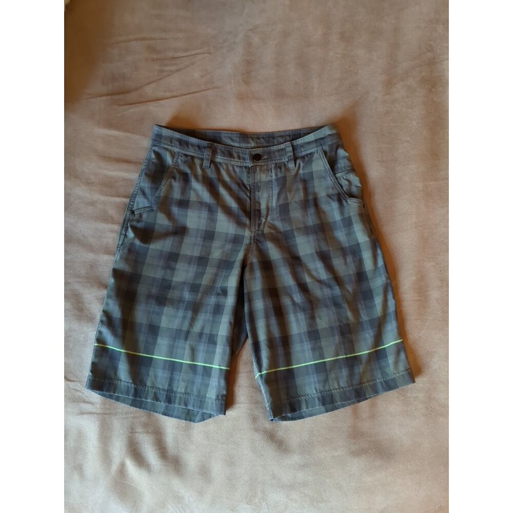 Lululemon Mens 32 Shorts Plaid Golf Athletic Performance Lightweight Stretch